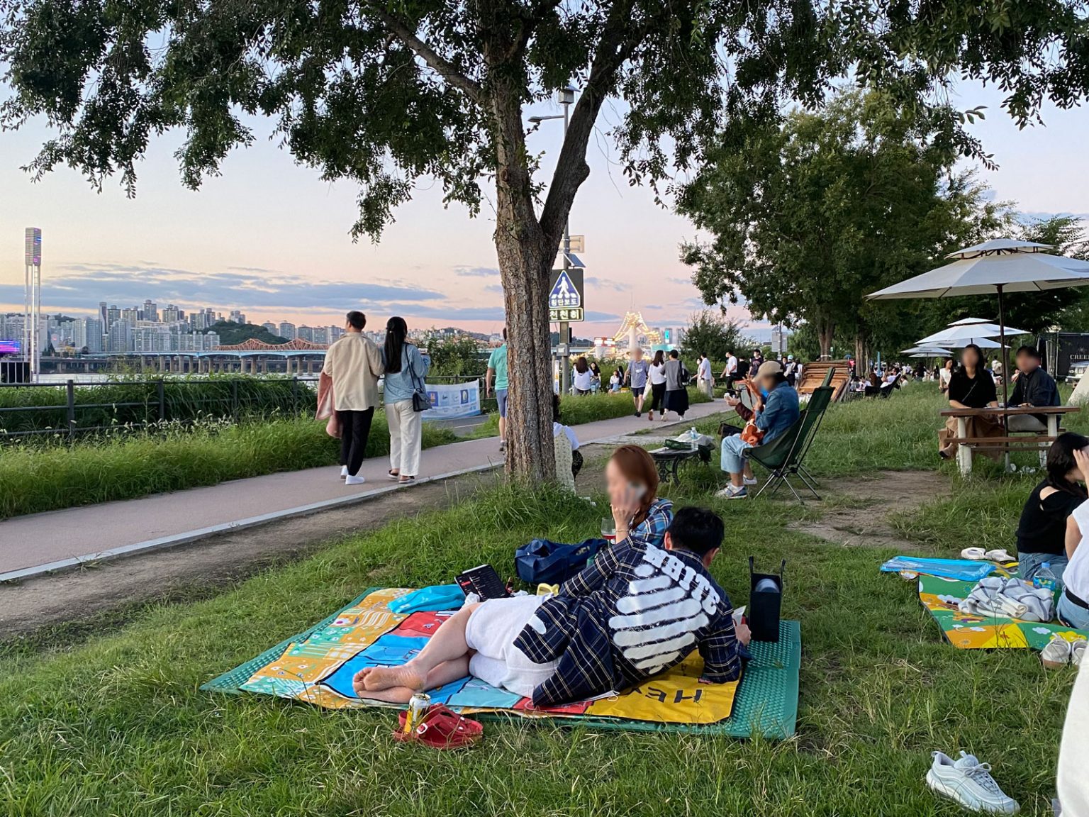 【2022 首爾景點】韓國景點新玩法!!漢江公園煮拉麵、野餐看夜景!跟韓國在地人一起玩首爾 | Funliday